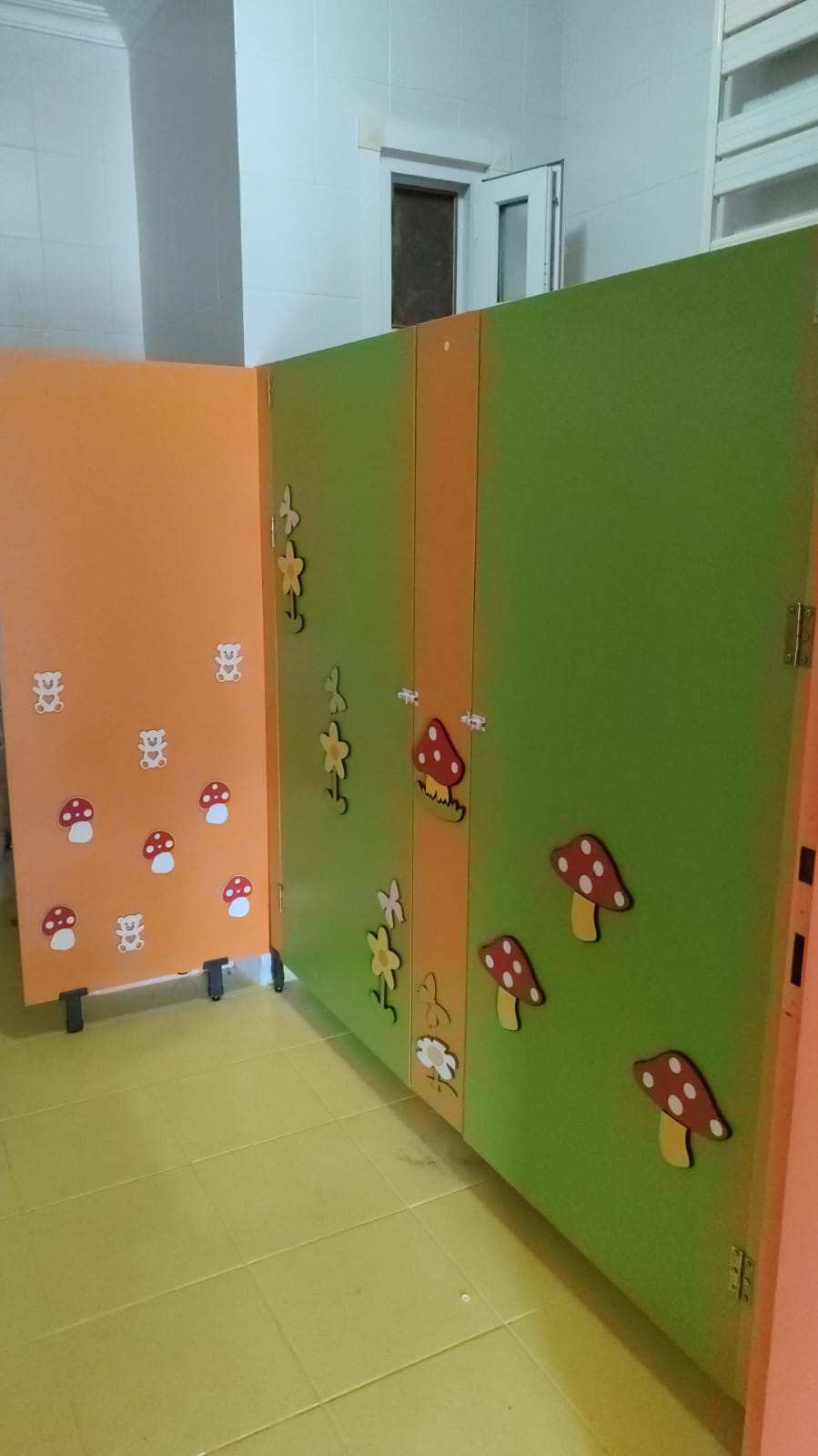 Renkli Lavabo Wc Kapaması